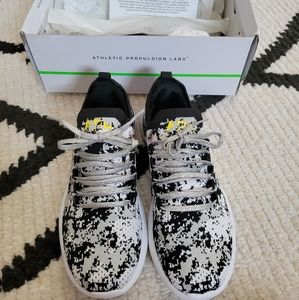 Sz 6 APL Techloom Breeze Soulcycle black metallic silver yellow